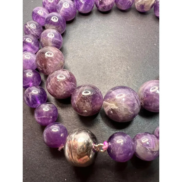 Bi color chevron dream amethyst necklace with sterling silver clasp - Picture 8 of 11